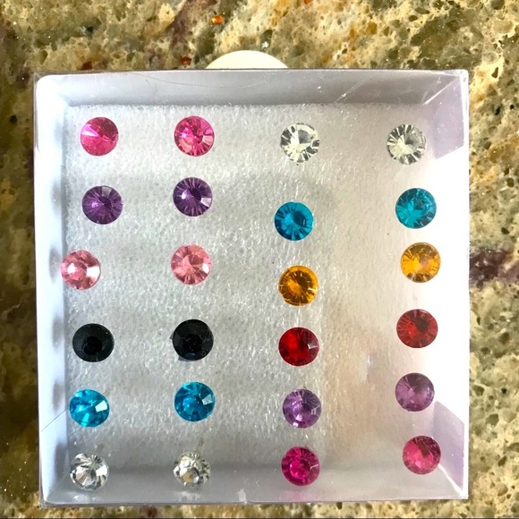 Jewelry - Boxed Set of Fashion Earrings - 12 Pairs